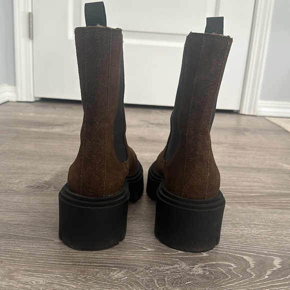 Steve Madden Wisteria Platform Lug Boots. Brown suede, size 7.5. - Picture 5 of 5